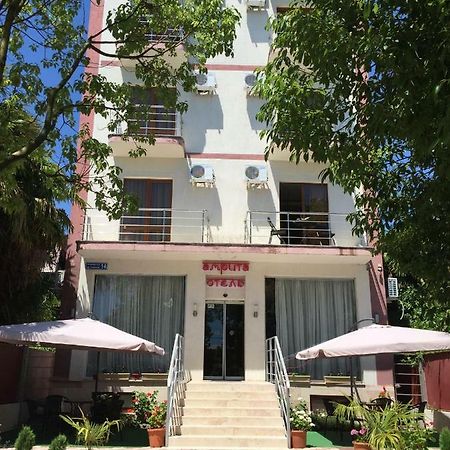 Hotel Amrita Сухуми Екстериор снимка